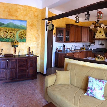 La Casa Di Marco Imperia Exterior foto